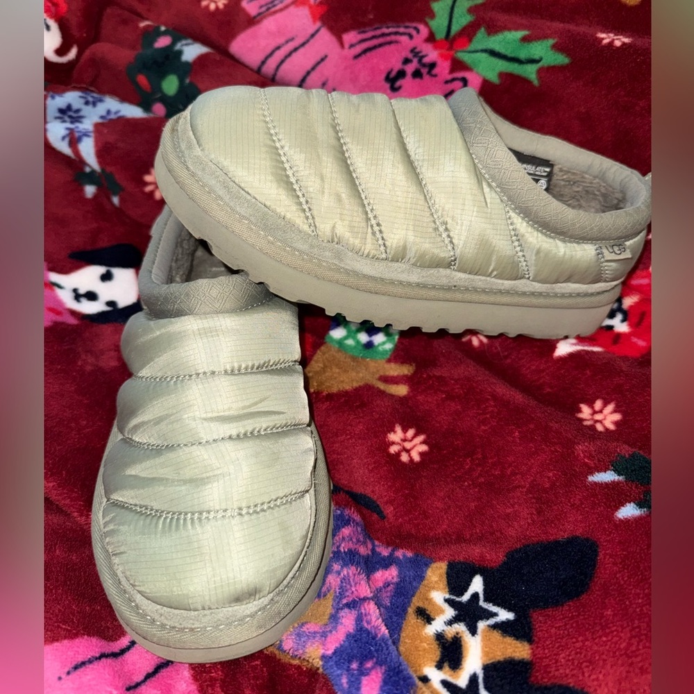 Ugg puffer style Tasman slipper